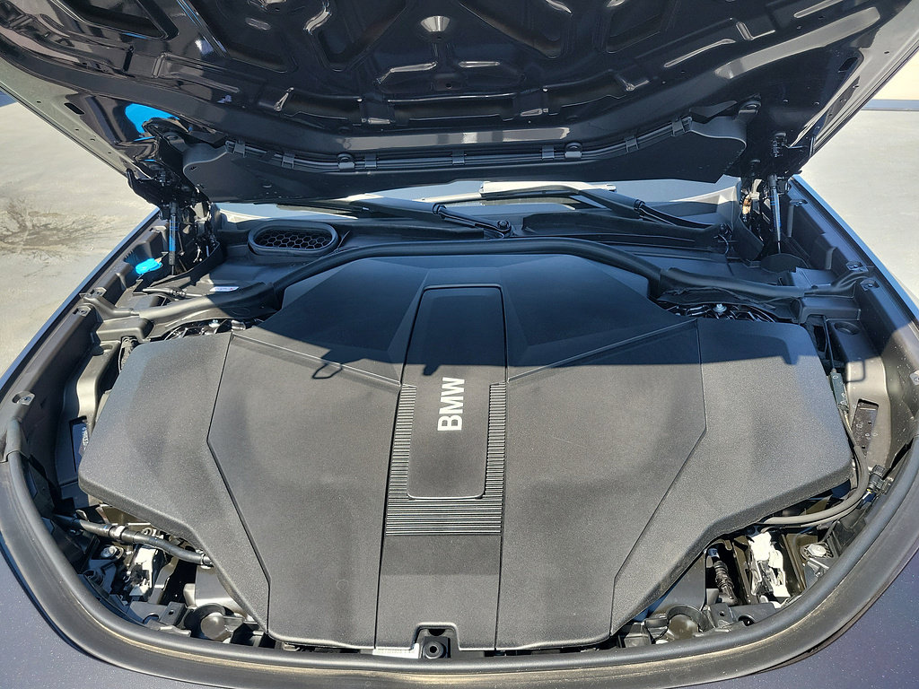 New 2026 BMW i7 M70 RWD image 33