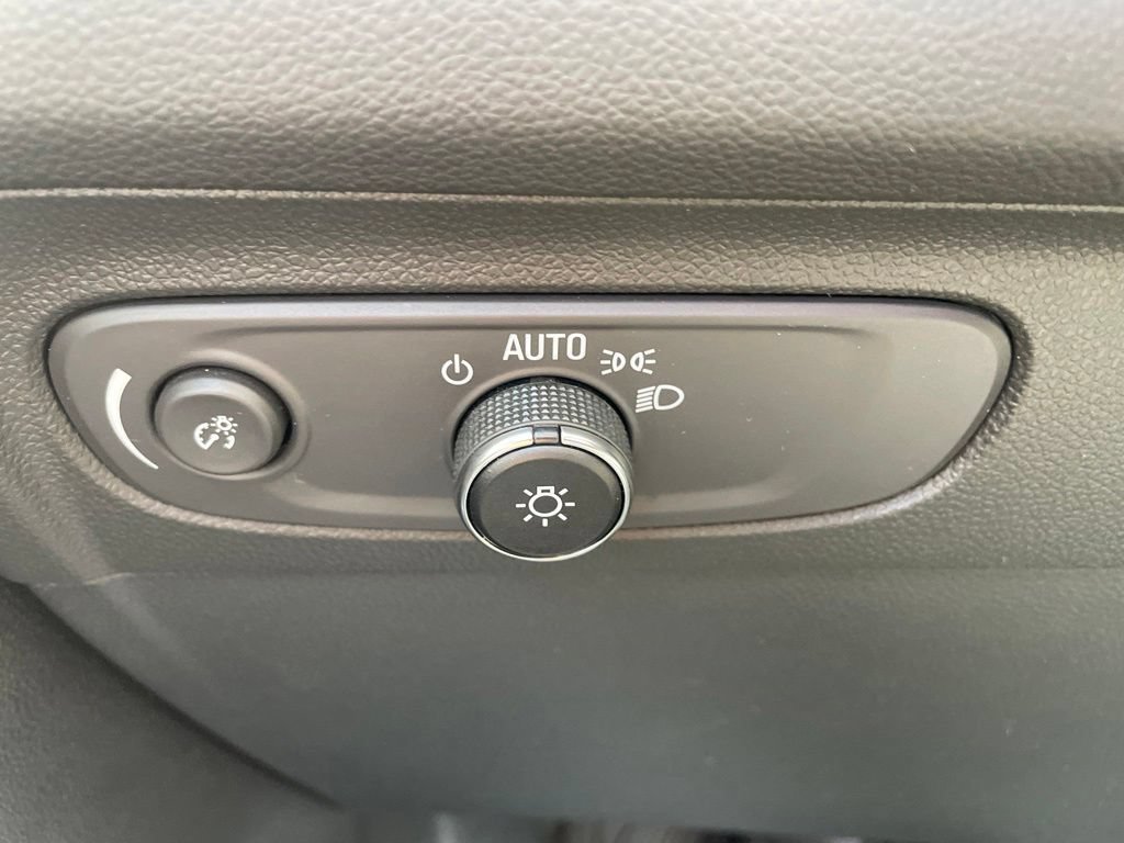 Used 2023 Buick Envision Preferred FWD image 18