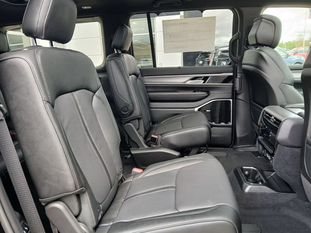 New 2026 Jeep Grand Wagoneer Limited AWD/4WD image 17