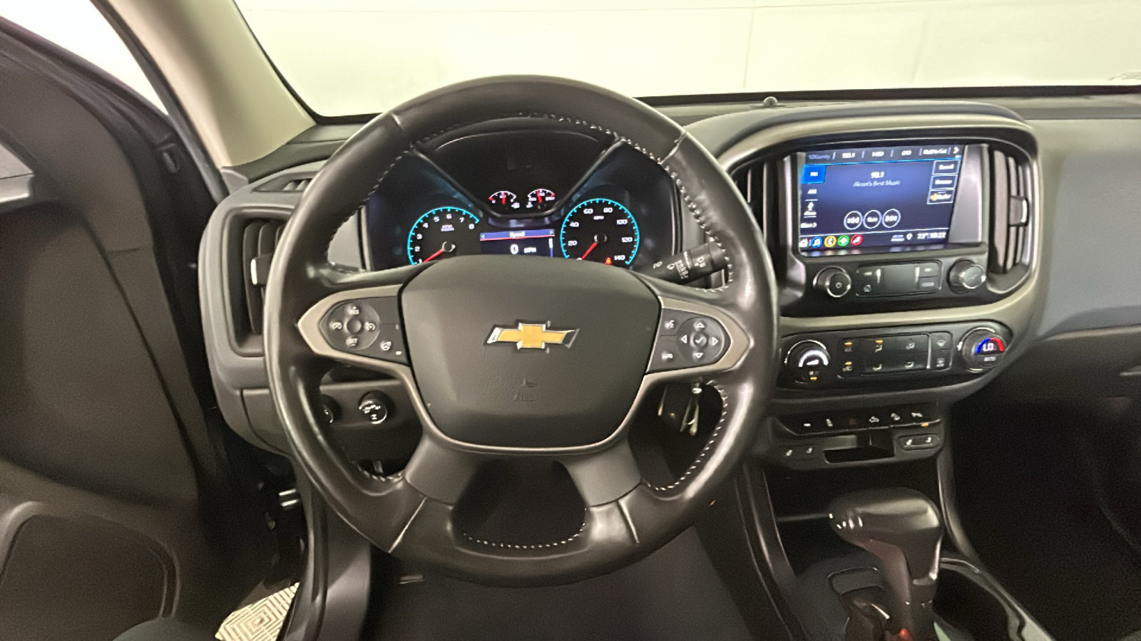 Used 2019 Chevrolet Colorado Z71 AWD/4WD image 18