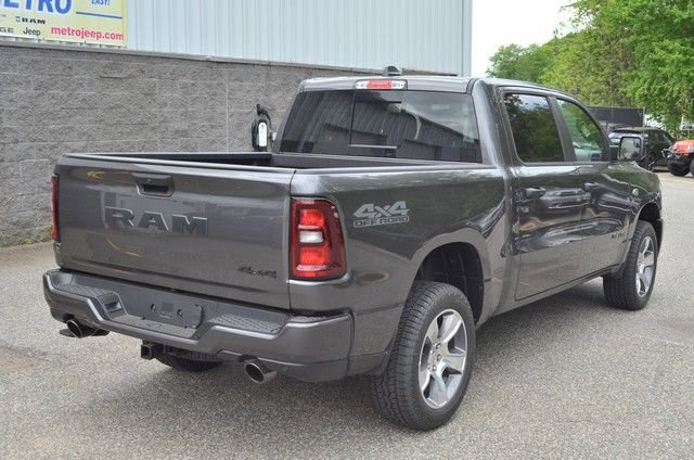 New 2026 RAM 1500 Express AWD/4WD image 8