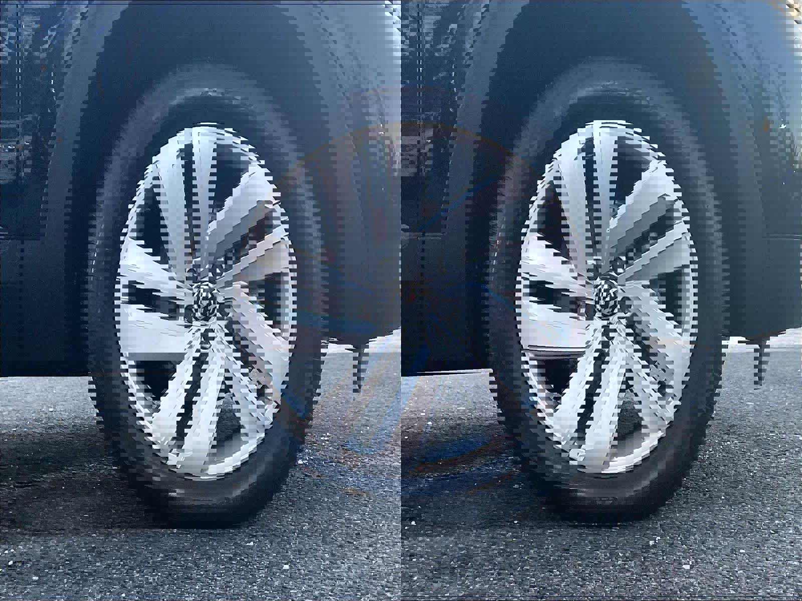 Certified 2022 Volkswagen Atlas Cross Sport SE image 7