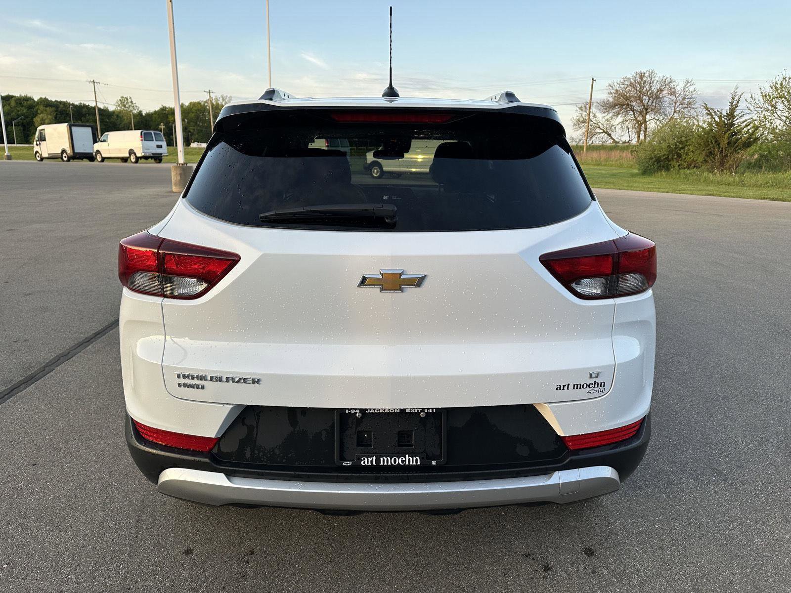 Used 2025 Chevrolet TrailBlazer LT AWD/4WD image 4