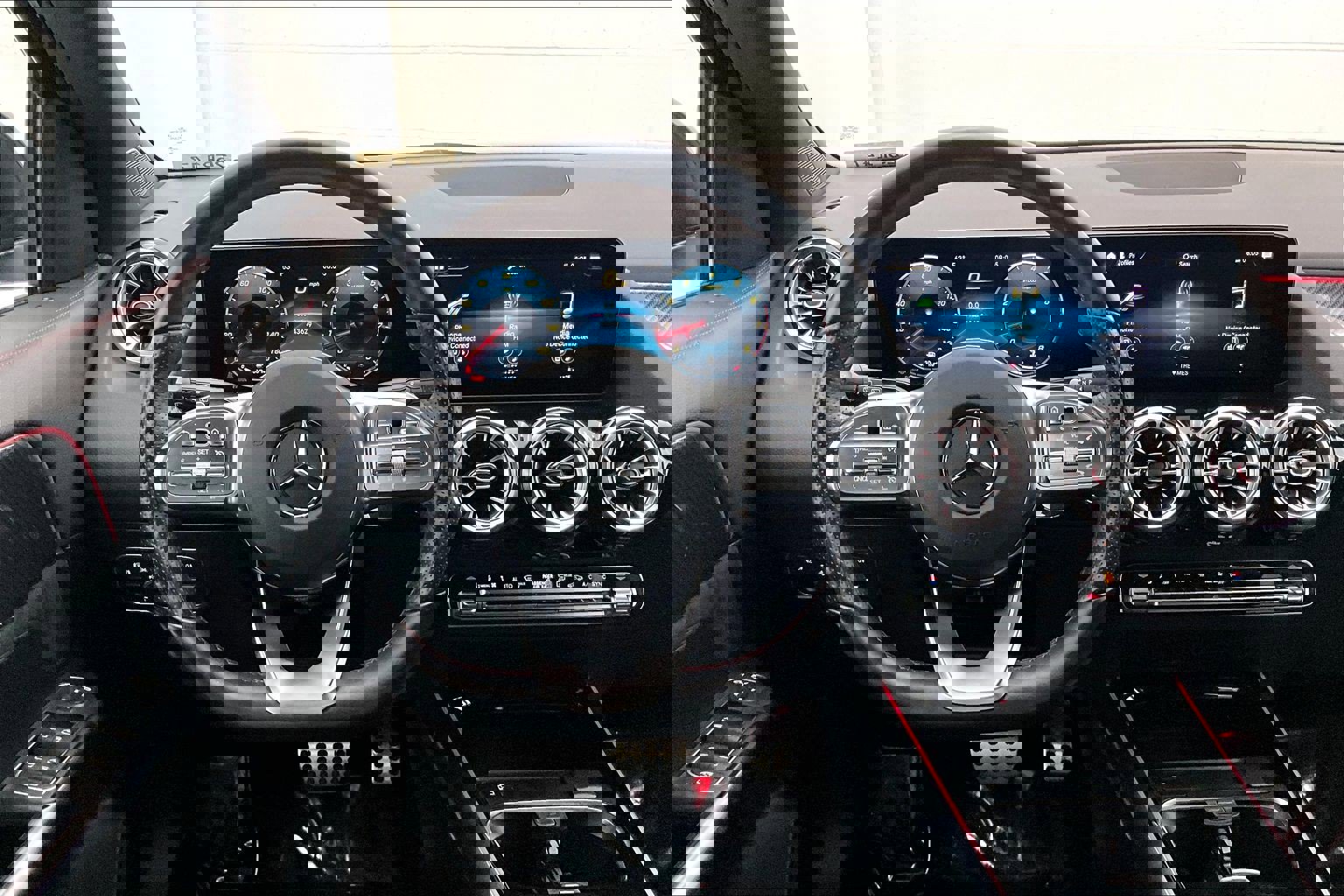 Certified 2022 Mercedes-Benz GLA 250 4MATIC image 4