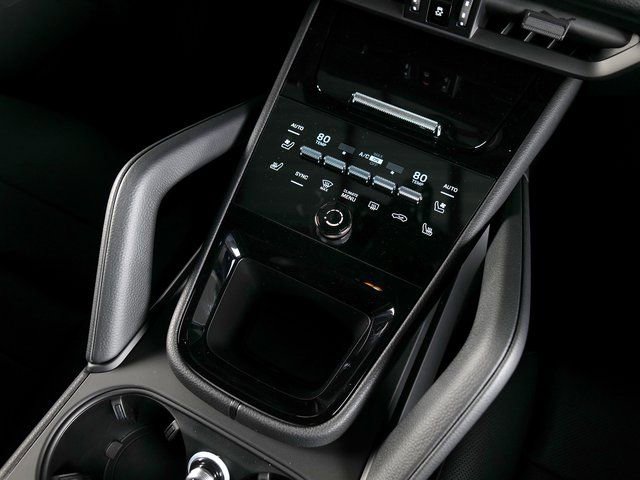 Certified 2026 Porsche Cayenne AWD/4WD image 16