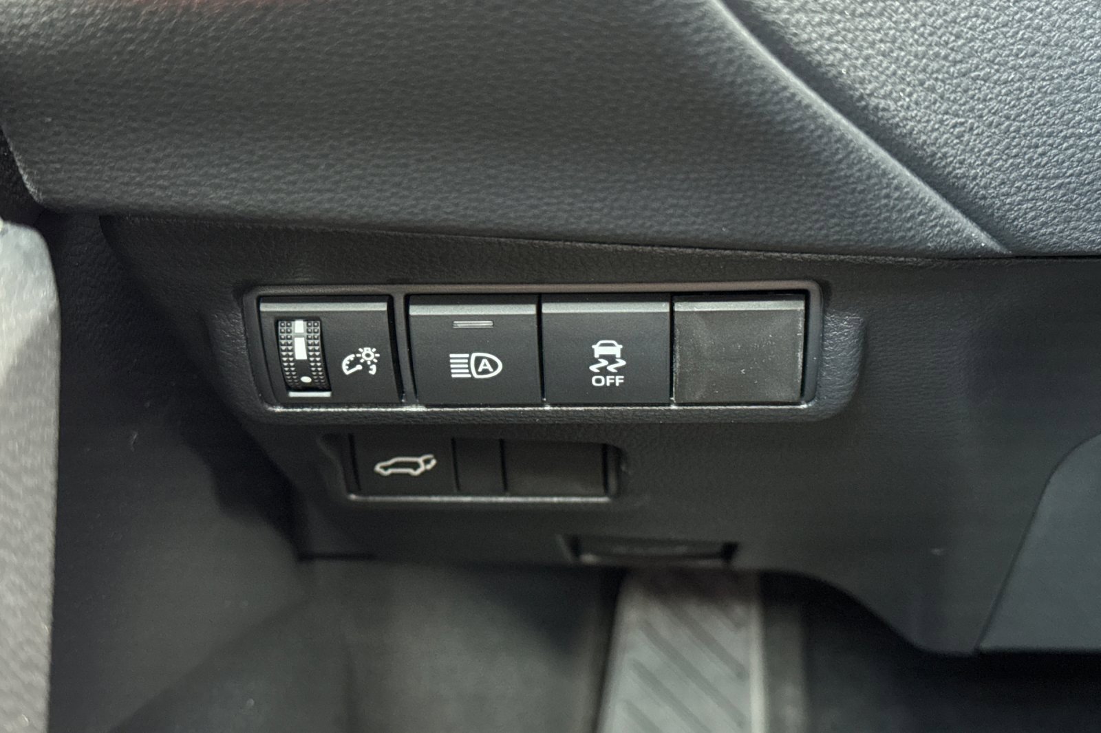 New 2026 Toyota Corolla Cross XLE image 29