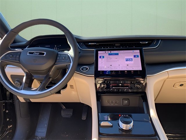 New 2025 Jeep Grand Cherokee Limited w/ Black Appearance Package image 20