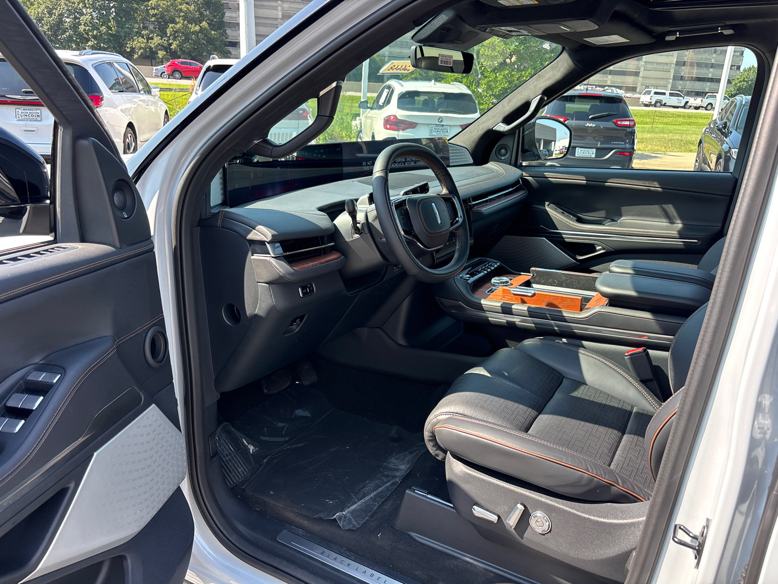 New 2026 Lincoln Navigator Black Label AWD/4WD image 24