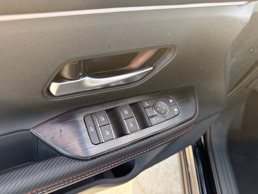 New 2026 Nissan Kicks SR w/ Cold Weather Package FWD image 17