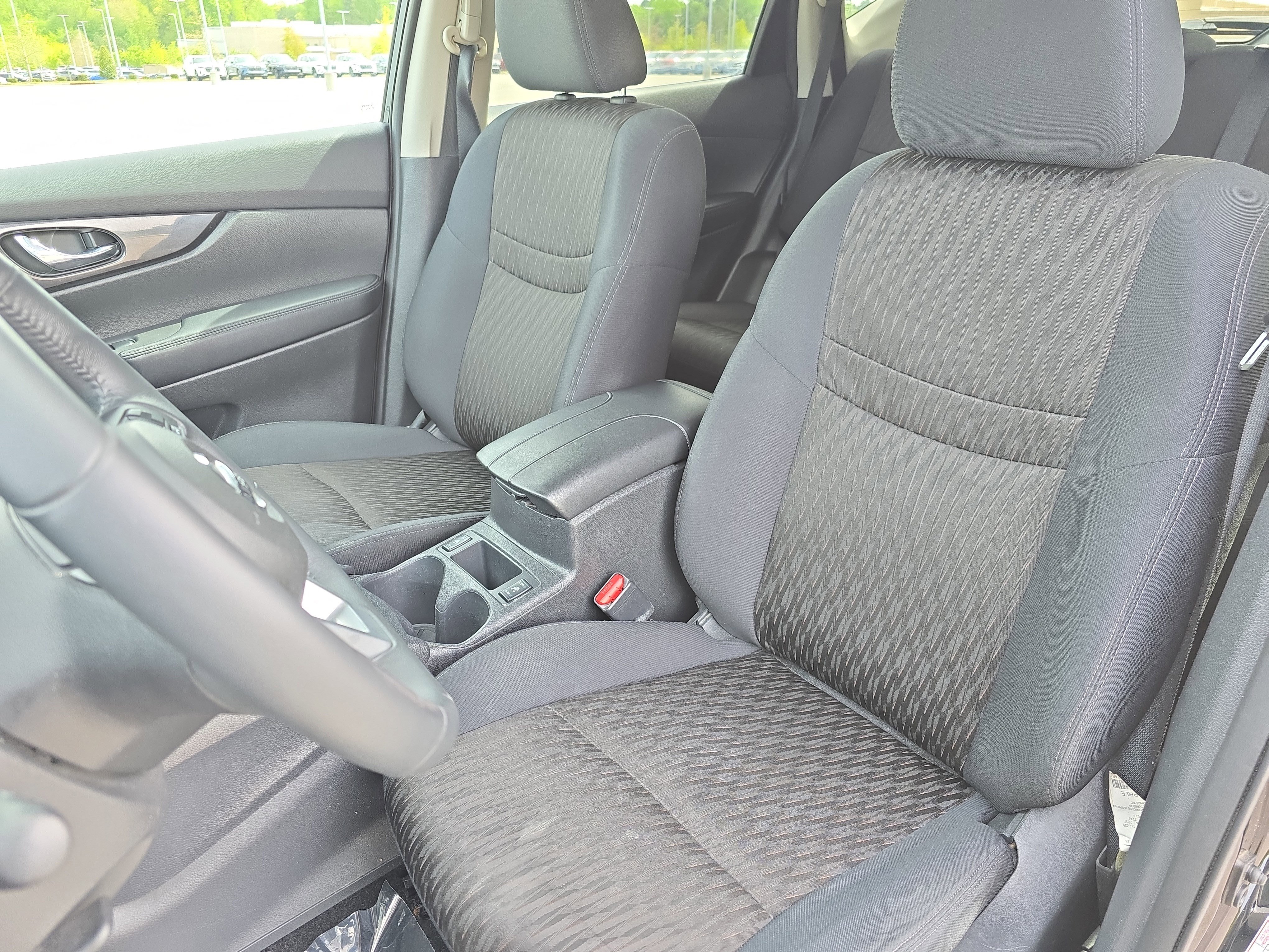 Used 2017 Nissan Rogue SV w/ Midnight Edition image 14