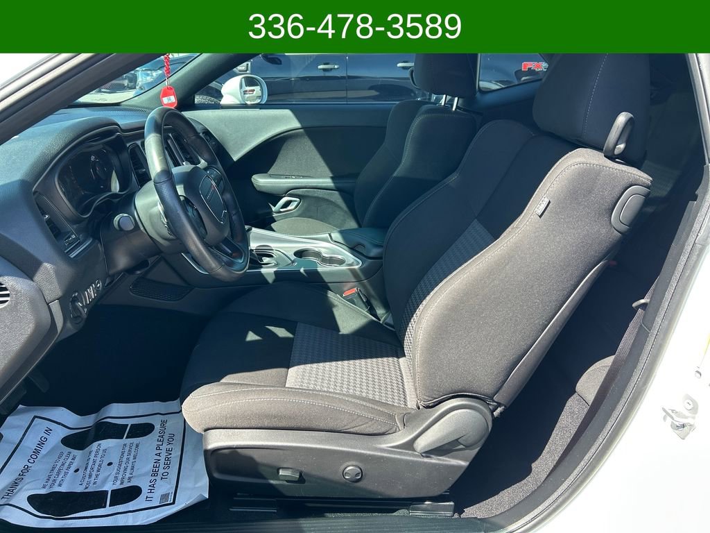 Used 2022 Dodge Challenger R/T w/ Blacktop Package image 9