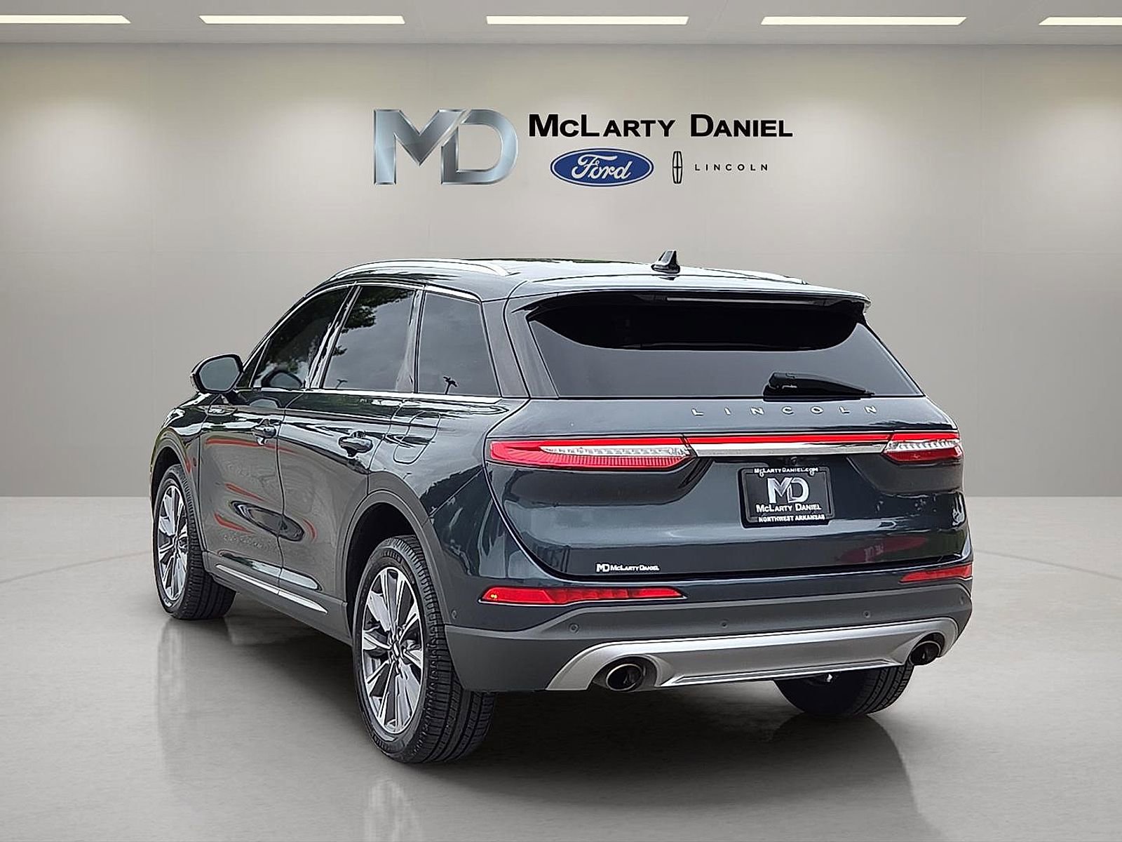Used 2021 Lincoln Corsair Reserve w/ Equipment Group 201A FWD image 4