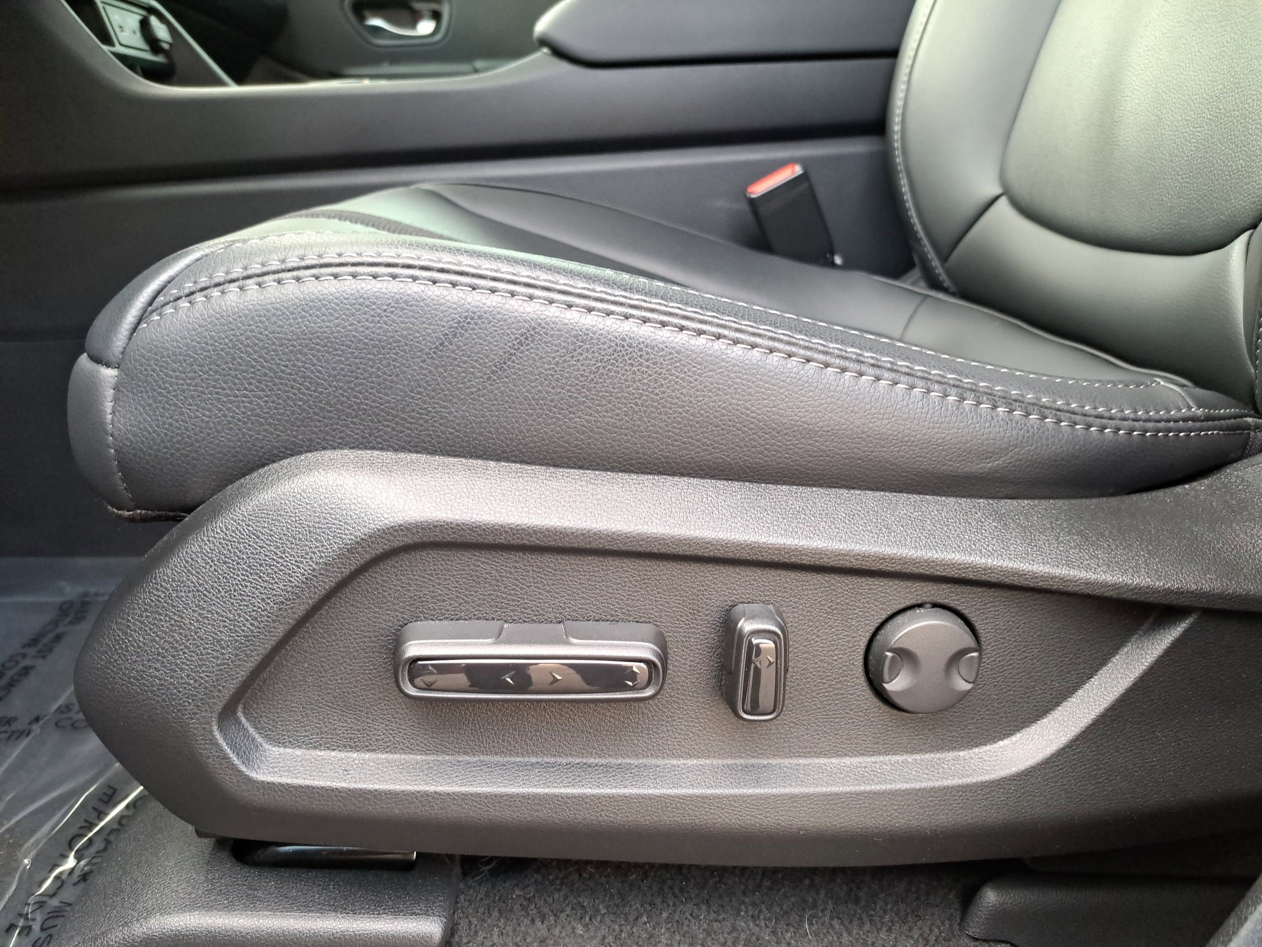 Used 2025 Honda Pilot Touring image 28