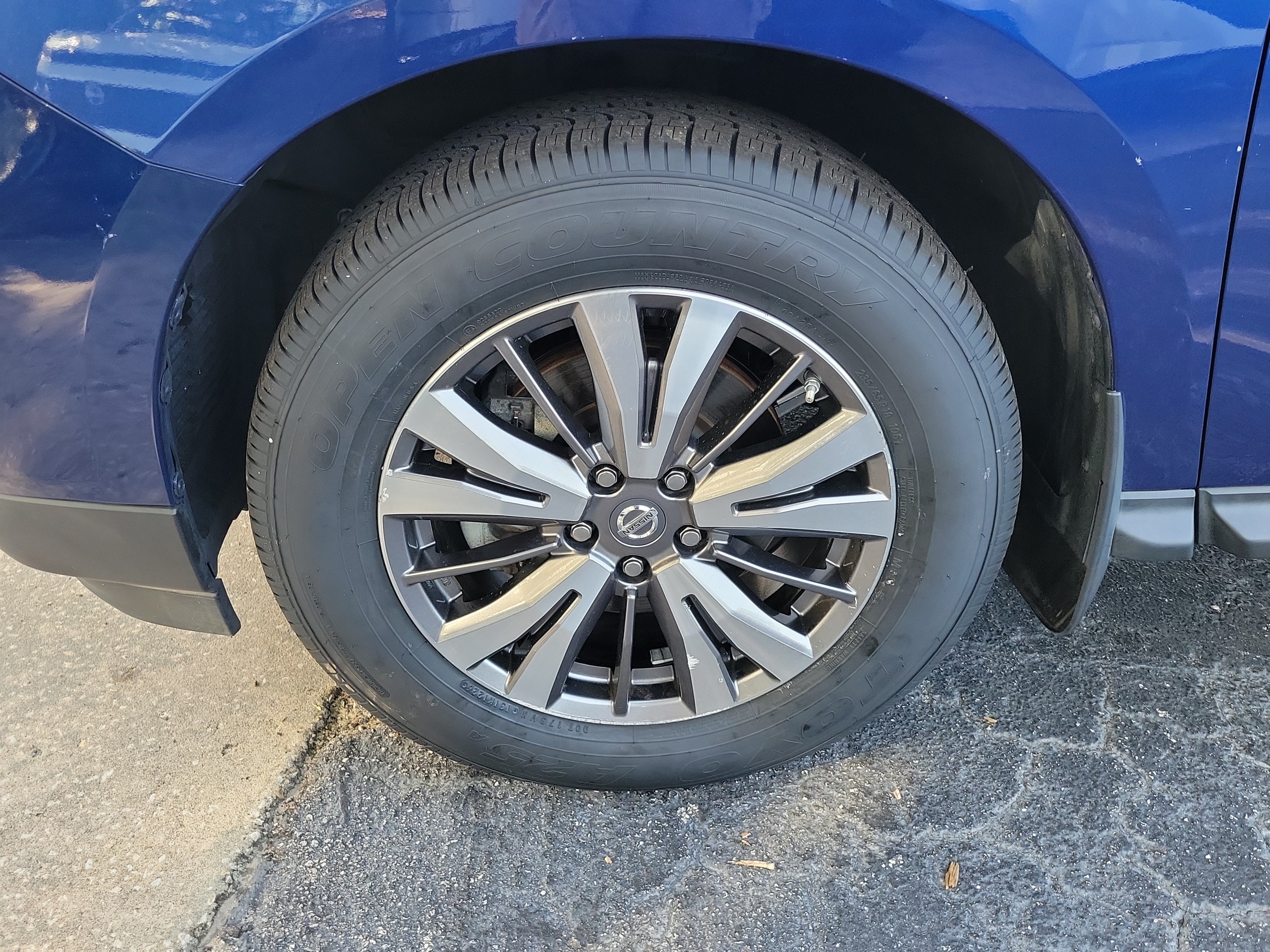 Used 2018 Nissan Pathfinder SV FWD image 4