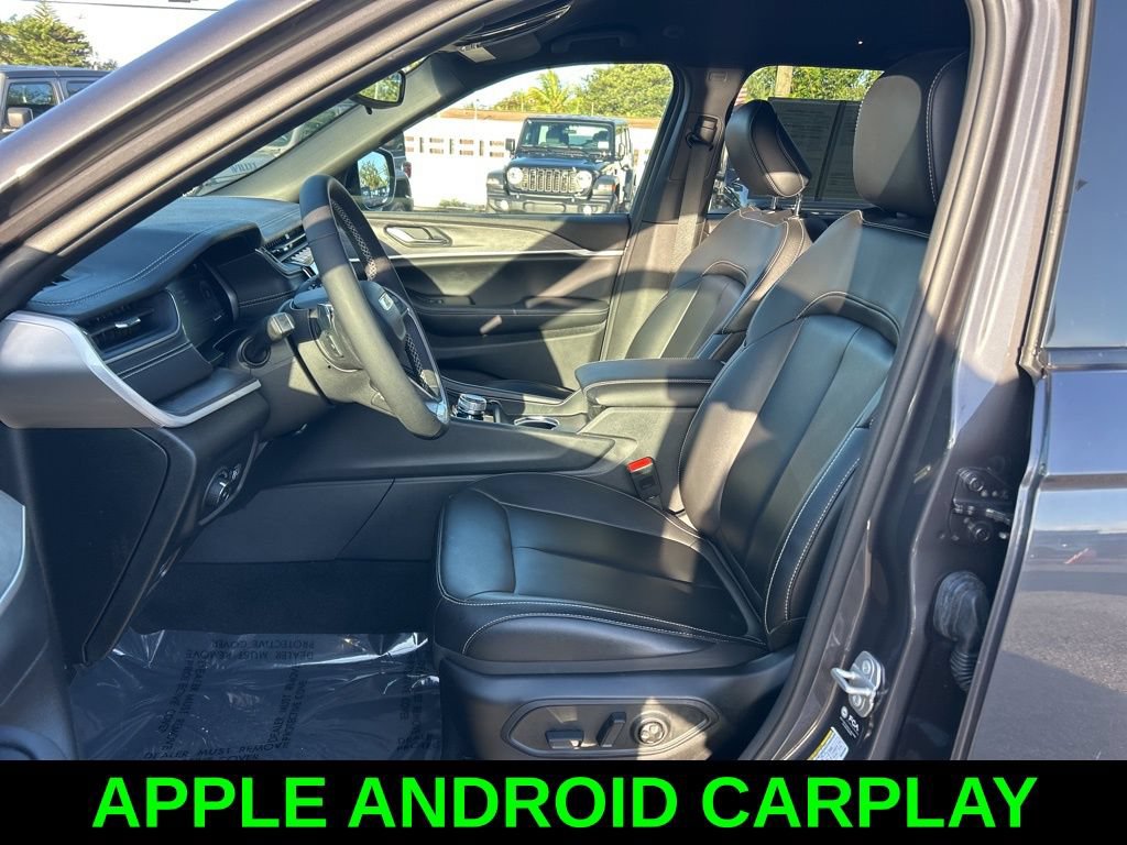 Used 2024 Jeep Grand Cherokee Limited AWD/4WD image 11