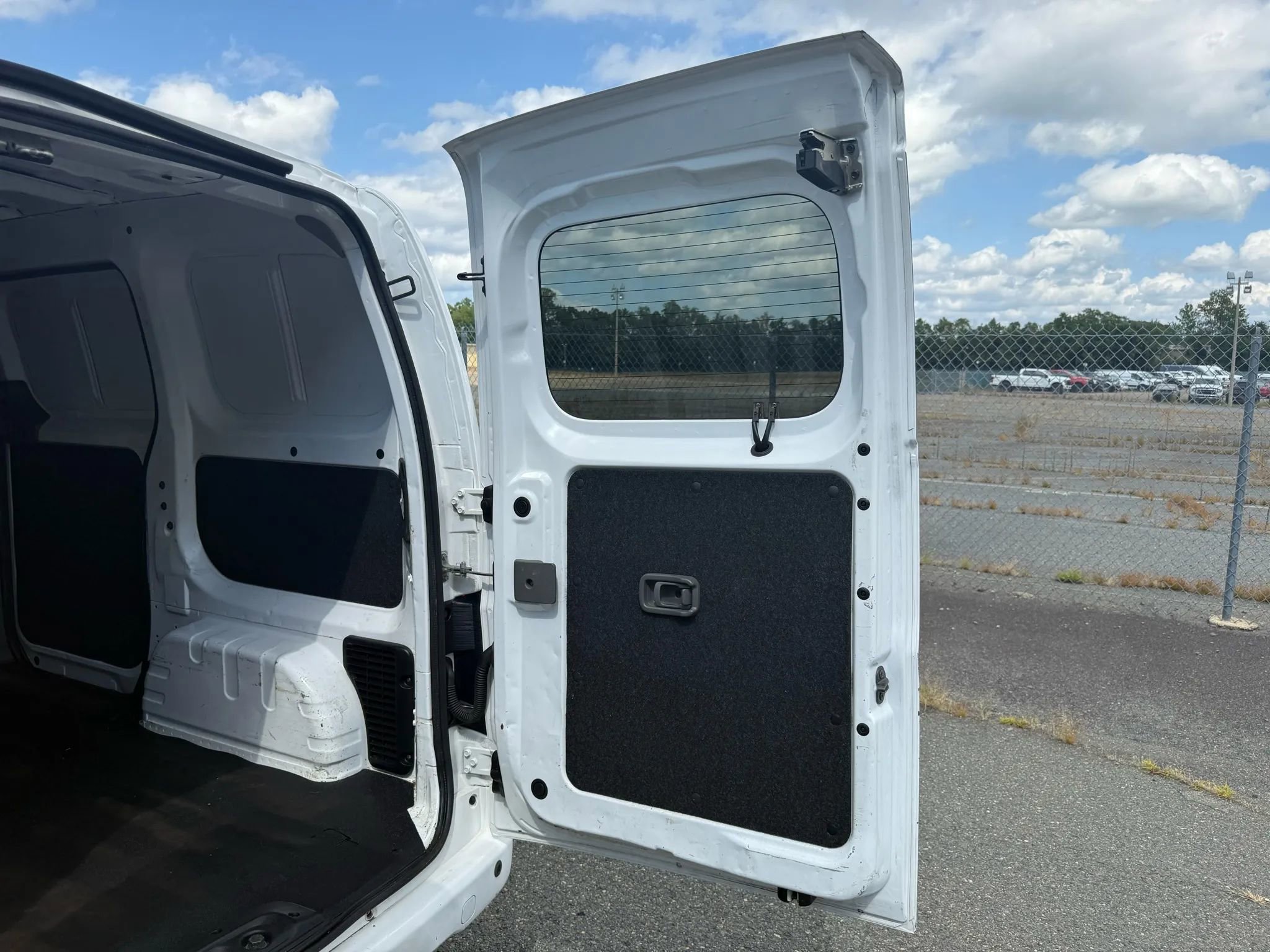 Used 2018 Nissan NV200 SV w/ Navigation Package image 49