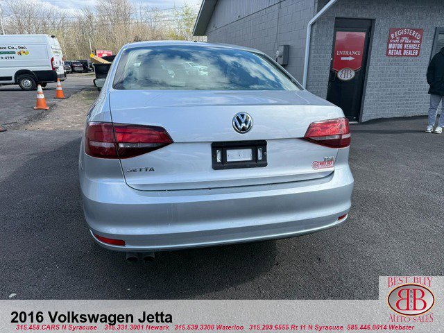 Used 2016 Volkswagen Jetta S image 5