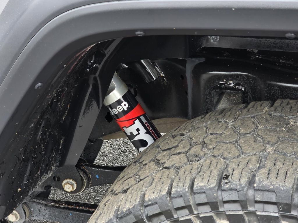 Used 2021 Jeep Gladiator Rubicon AWD/4WD image 9