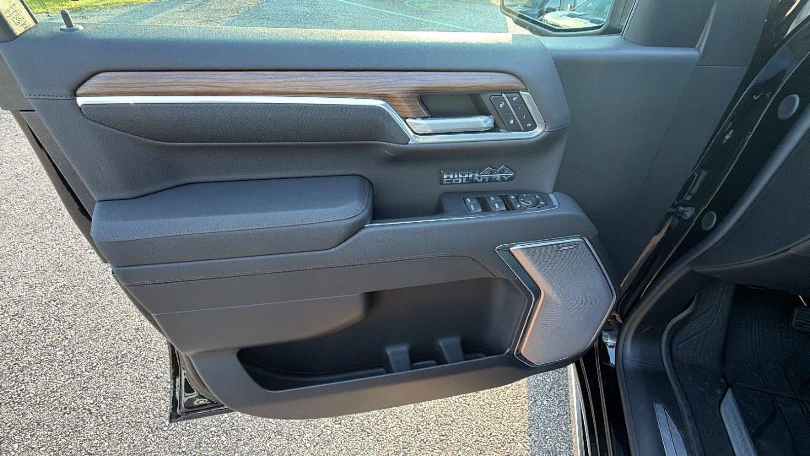 New 2026 Chevrolet Silverado 1500 High Country AWD/4WD image 15