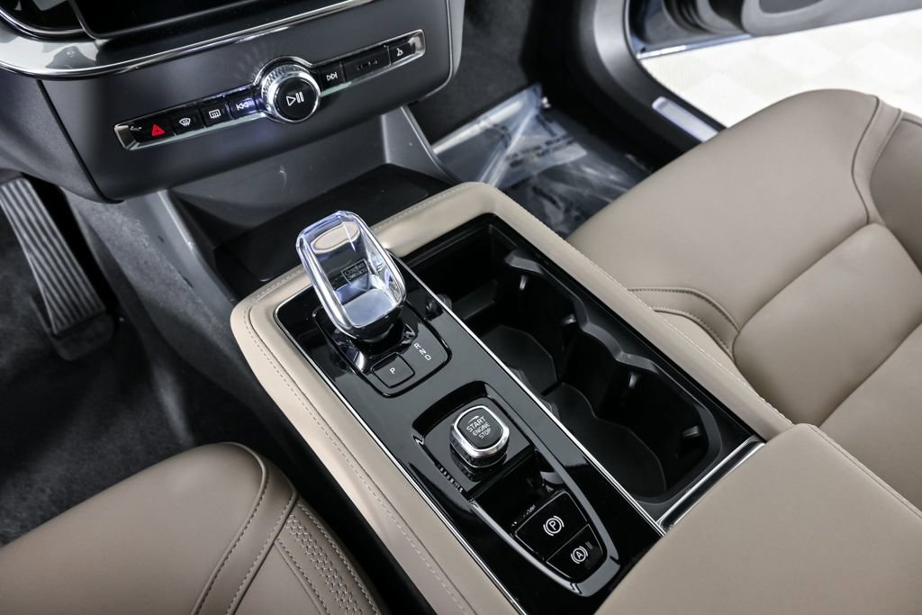 Certified 2025 Volvo XC90 B5 Core w/ Climate Package image 18