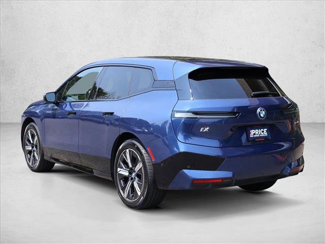 Used 2023 BMW iX xDrive50 w/ Sport Package AWD/4WD image 10