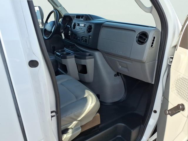 Used 2012 Ford E-450 and Econoline 450 Super Duty image 11