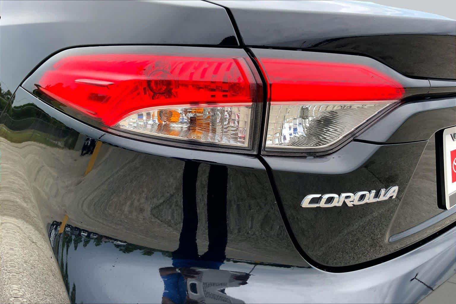 Certified 2026 Toyota Corolla LE FWD image 28