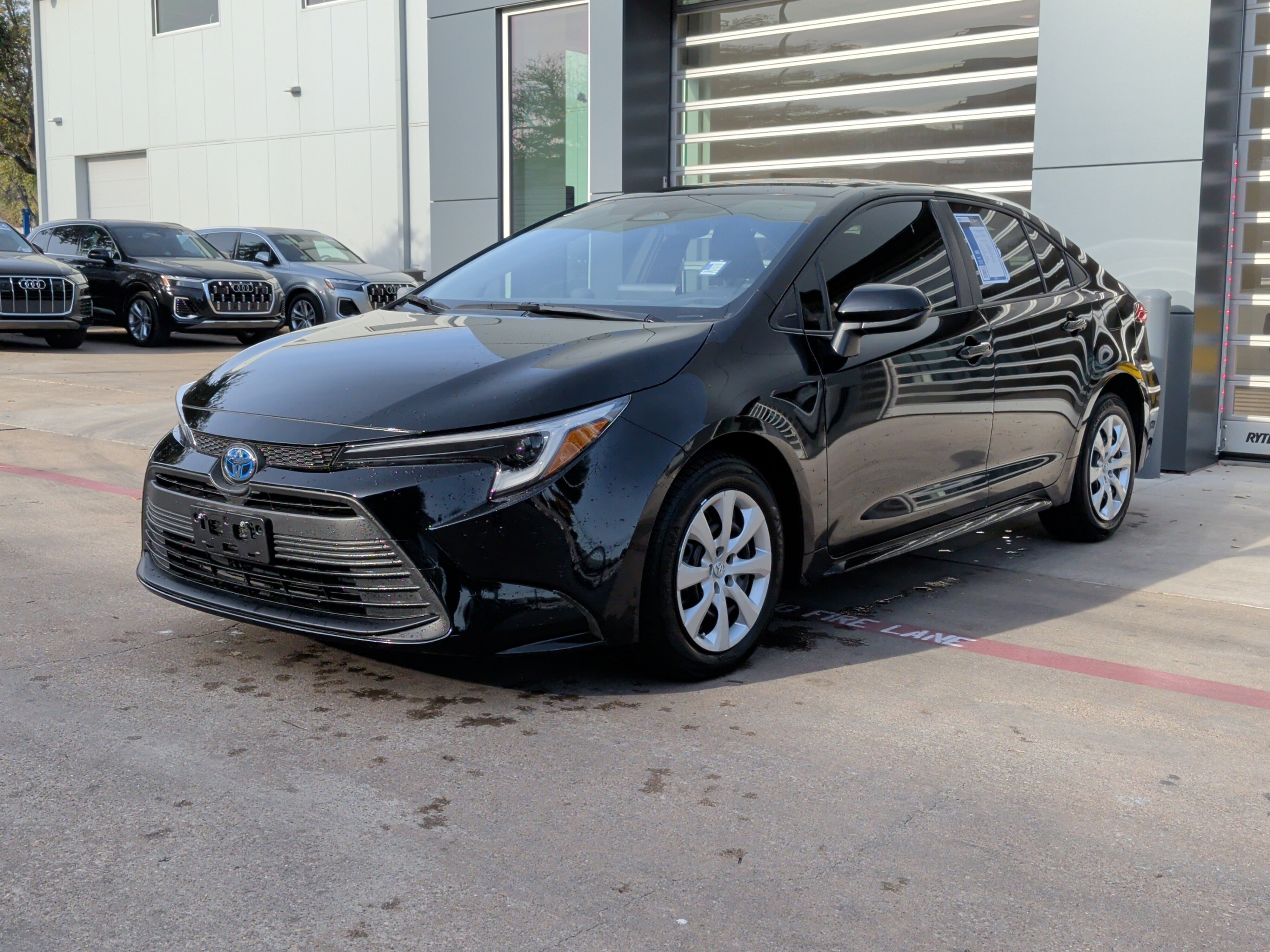 Used 2023 Toyota Corolla LE image 5