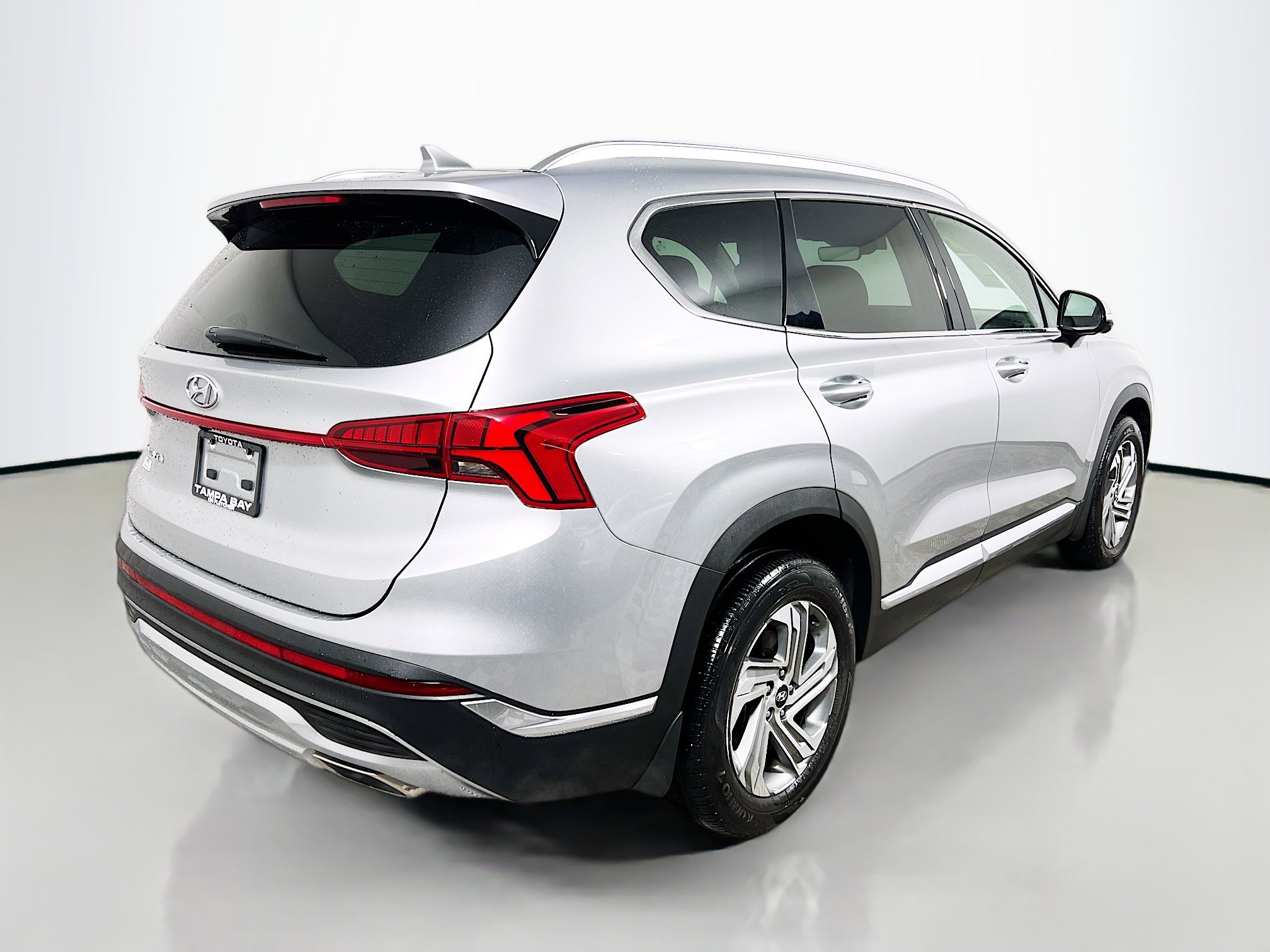 Used 2023 Hyundai Santa Fe SEL w/ Premium Package image 4