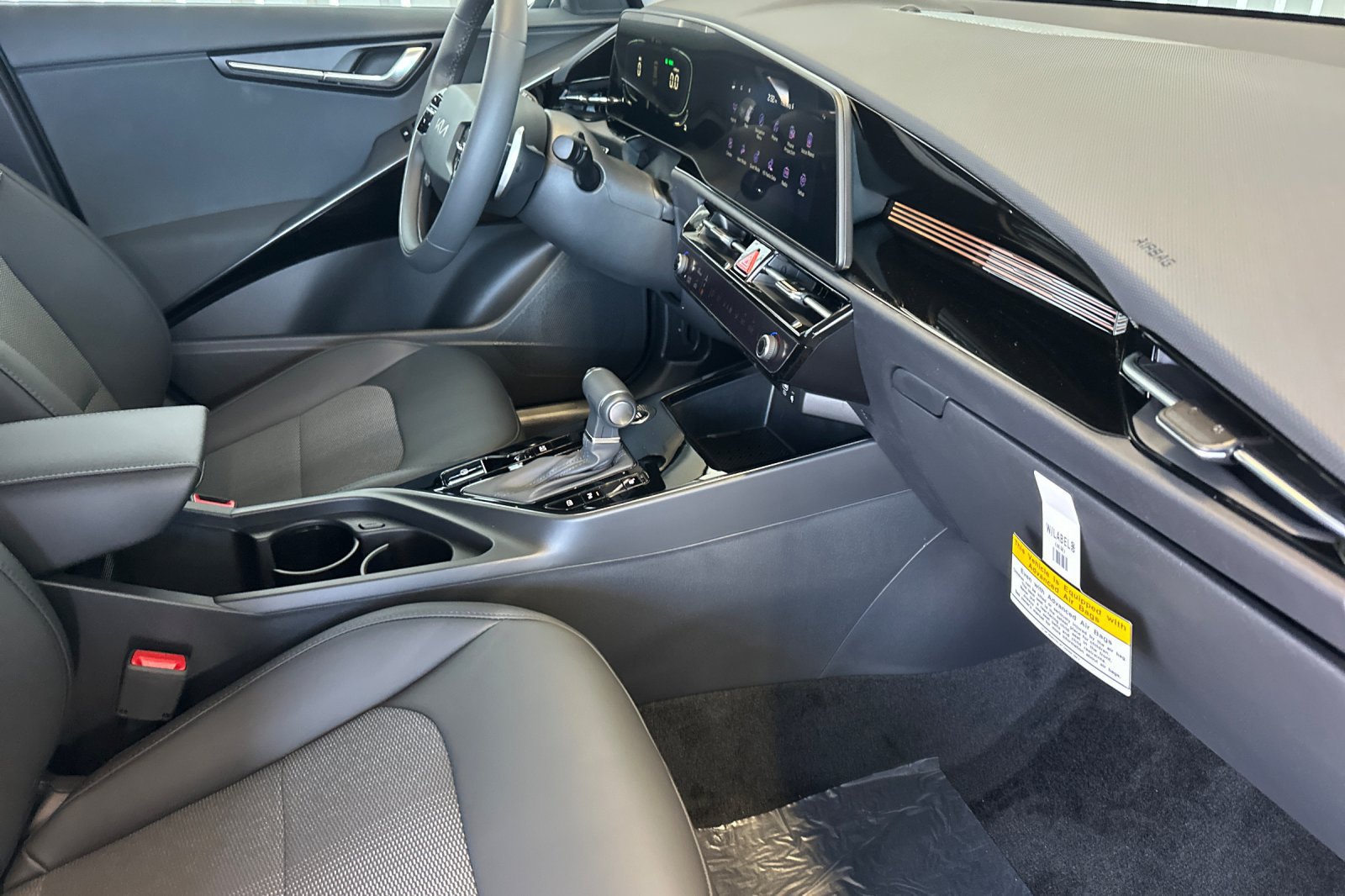 New 2026 Kia Niro EX FWD image 16