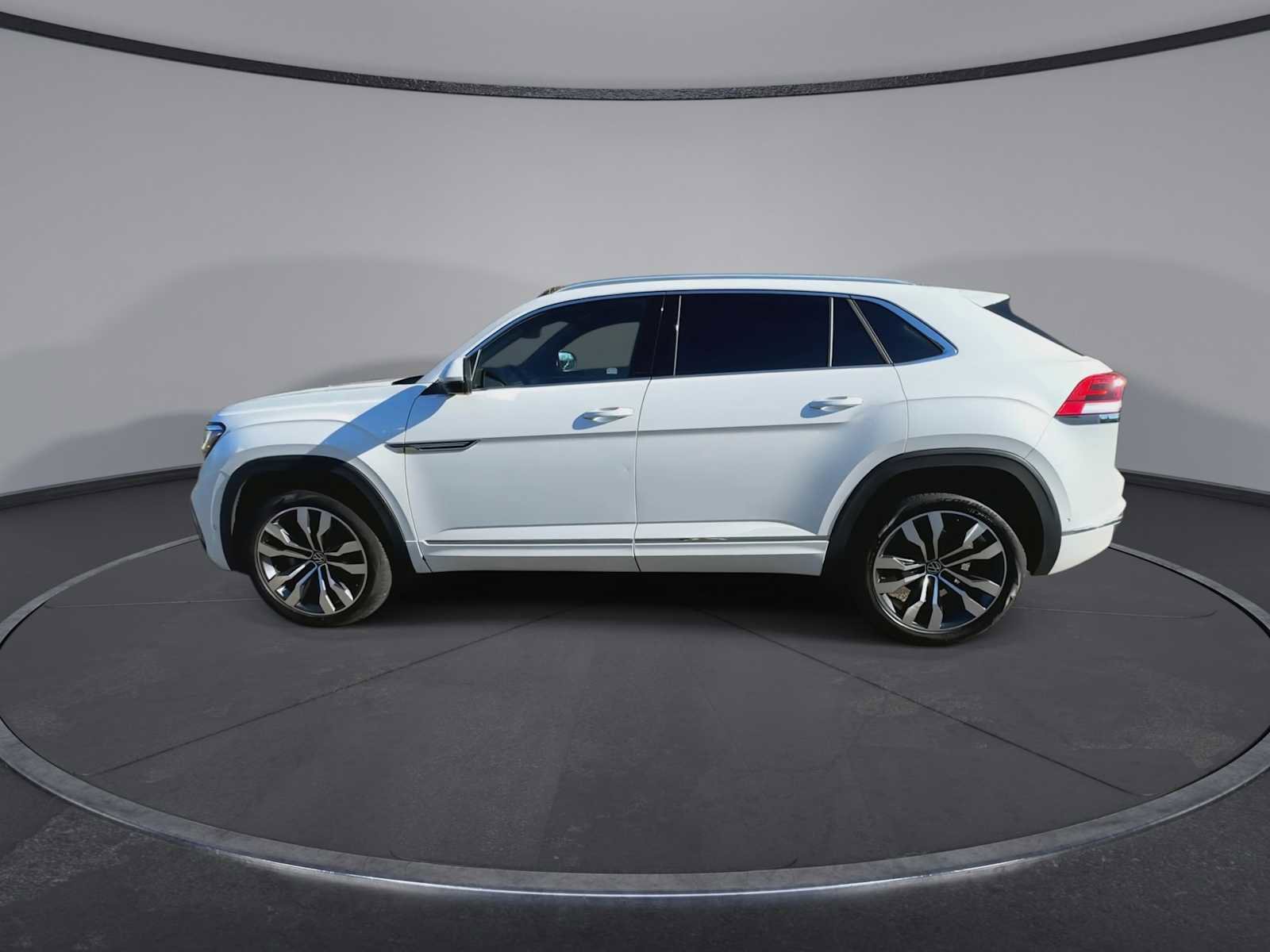 Used 2023 Volkswagen Atlas Cross Sport SEL Premium R-Line image 5