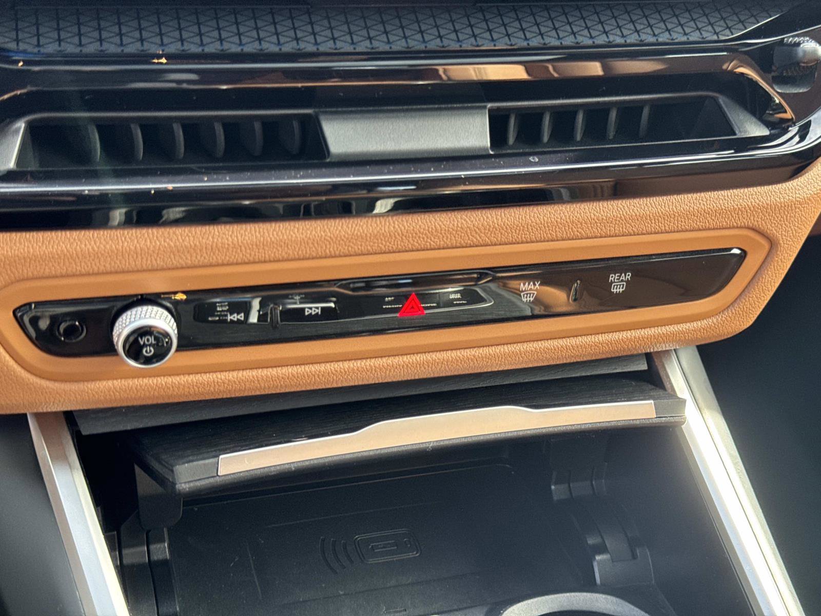 Used 2025 BMW i4 xDrive40i w/ Premium Package image 22