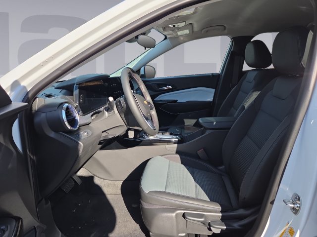 Used 2026 Chevrolet Trax LT w/ LT Convenience Package FWD image 10