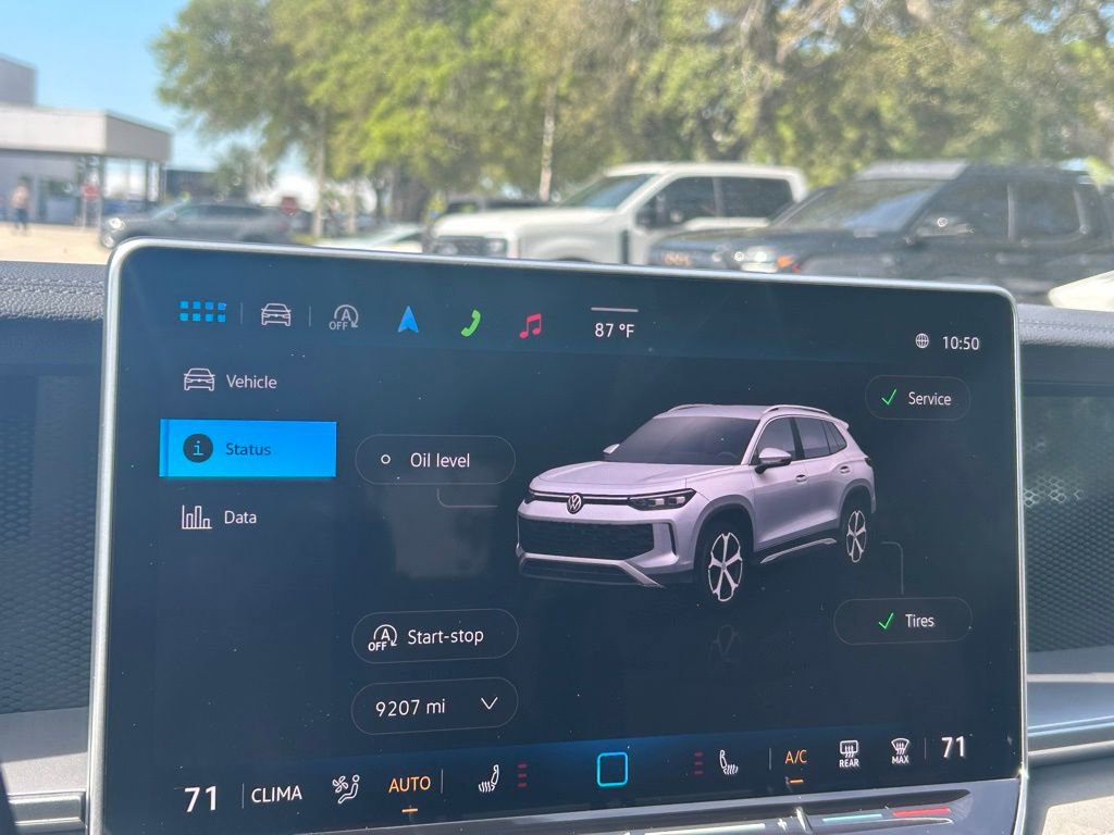 Certified 2025 Volkswagen Tiguan SE R-Line AWD/4WD image 15