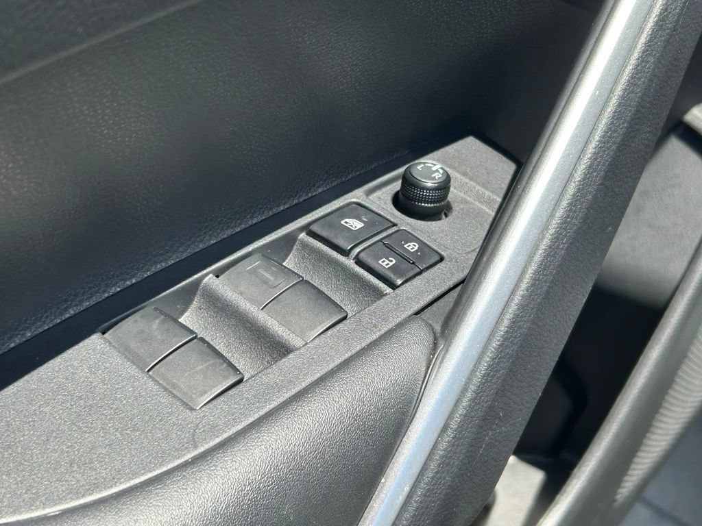 Used 2023 Toyota Corolla Cross AWD Hybrid image 23