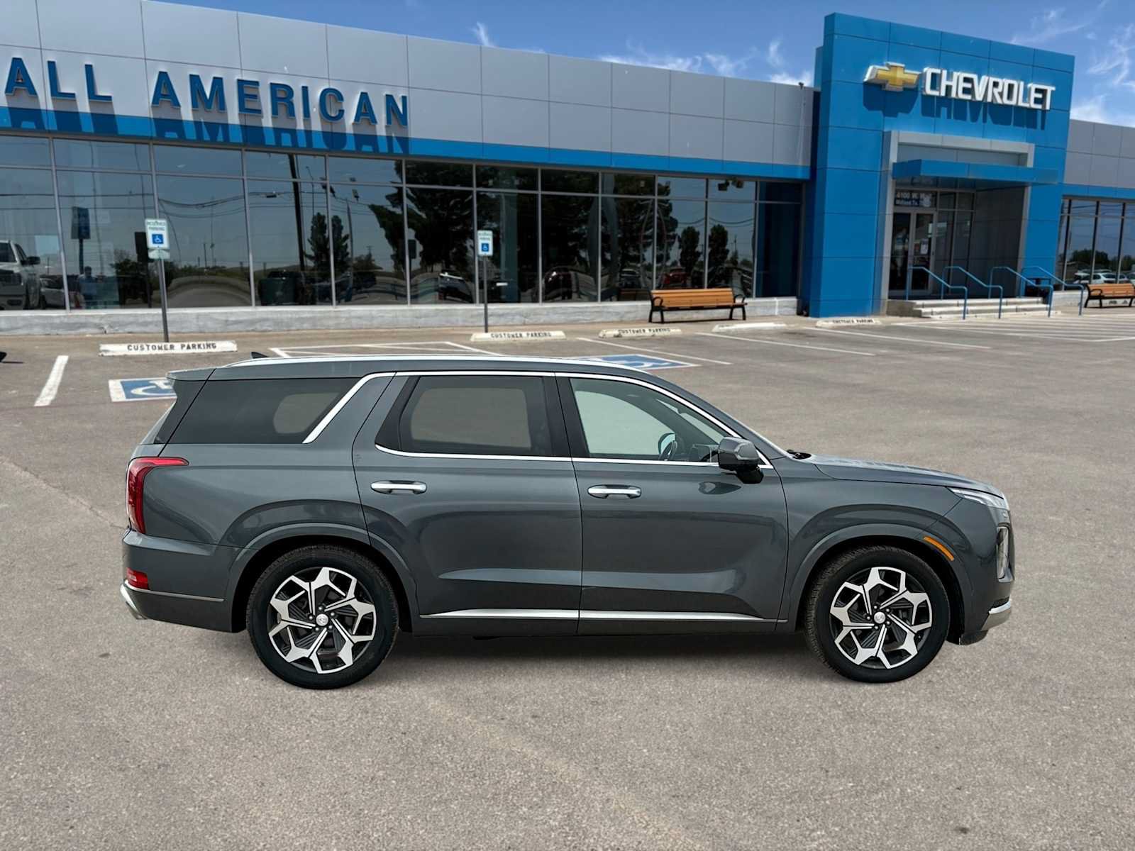 Used 2022 Hyundai Palisade Calligraphy w/ Cargo Package FWD image 9