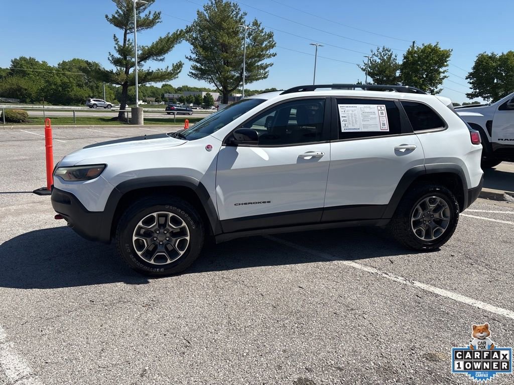 Used 2022 Jeep Cherokee Trailhawk w/ Comfort/Convenience Group AWD/4WD image 16