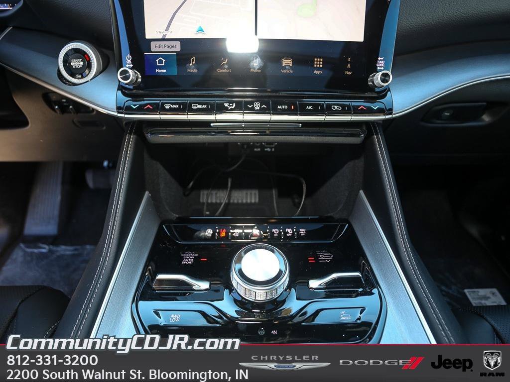 New 2026 Jeep Grand Wagoneer 4WD image 17