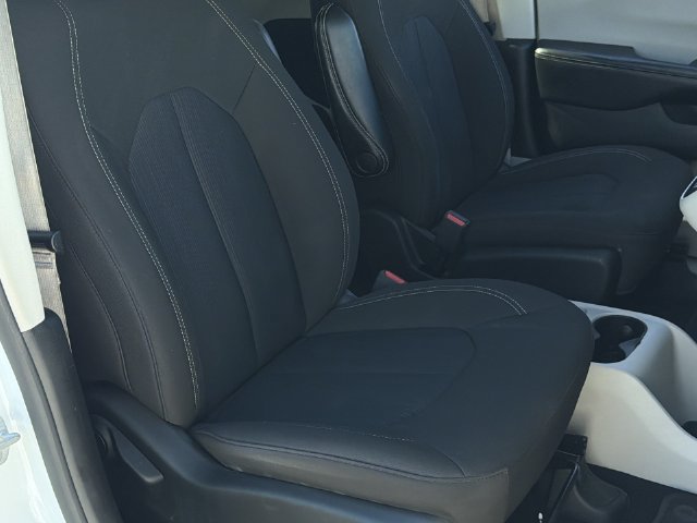 Used 2021 Chrysler Voyager LX FWD image 31