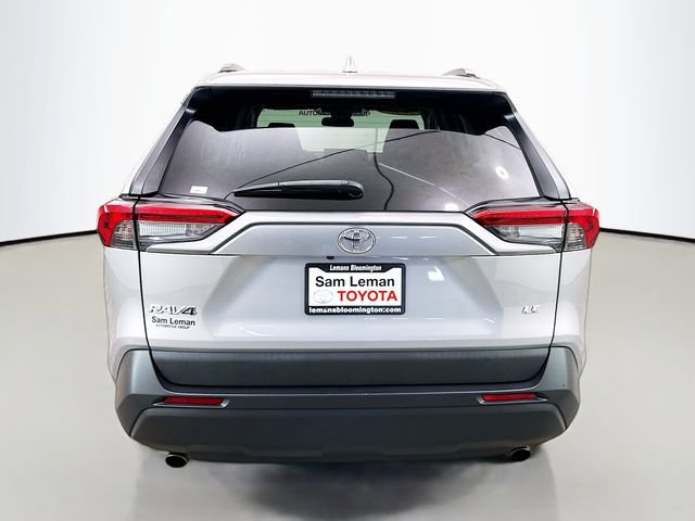 Used 2021 Toyota RAV4 LE image 6