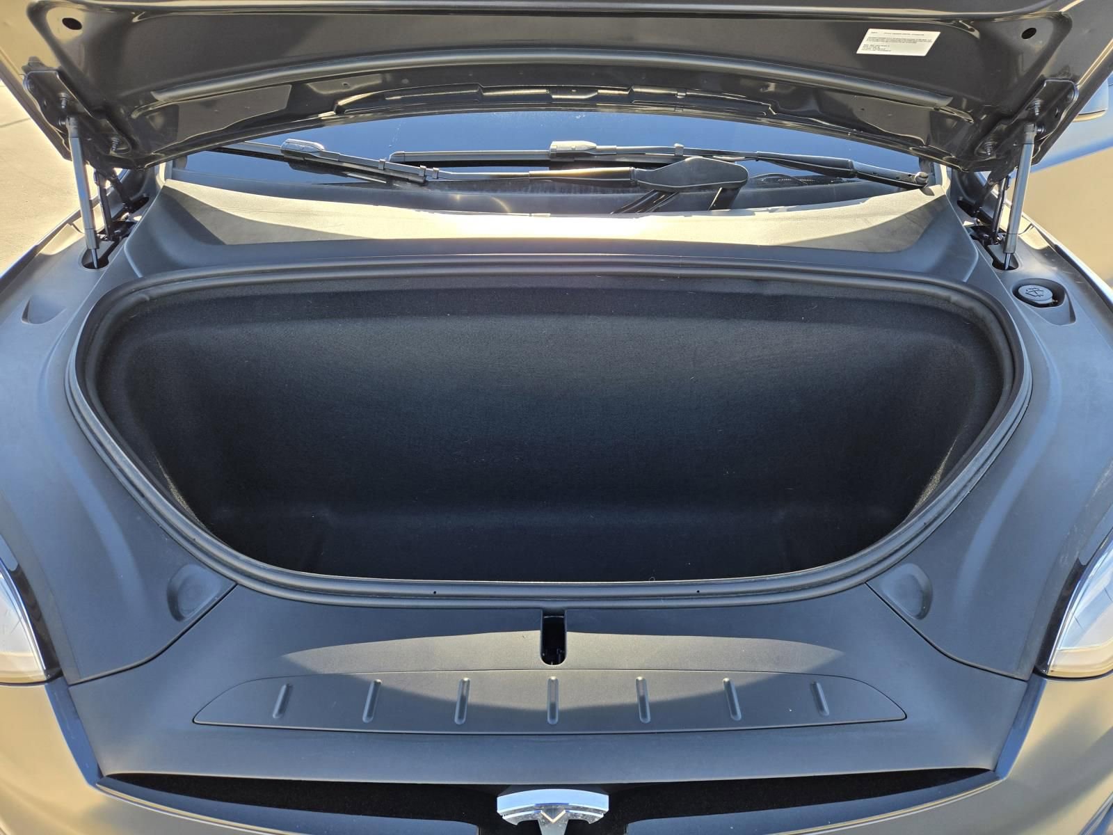Used 2022 Tesla Model X Plaid image 27