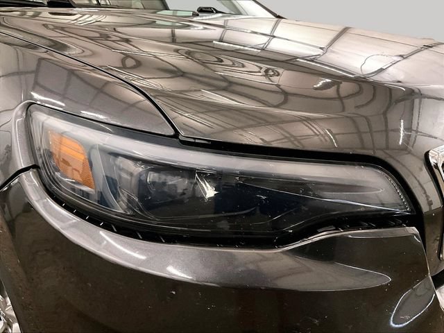Used 2019 Jeep Cherokee Latitude Plus w/ Cold Weather Group AWD/4WD image 27