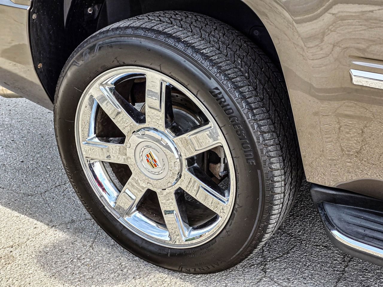 Used 2014 Cadillac Escalade Luxury AWD/4WD image 8