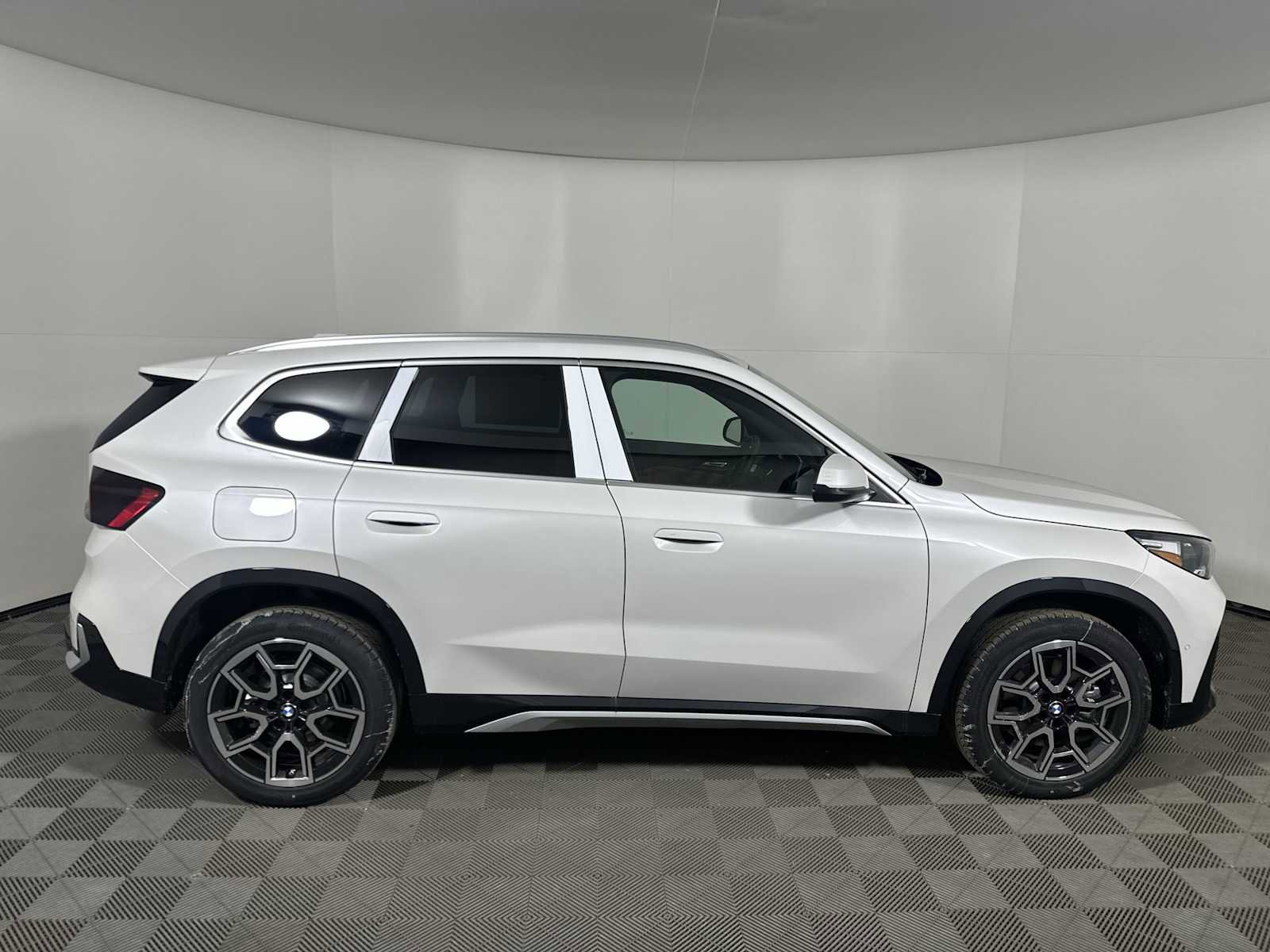 New 2026 BMW X1 xDrive28i w/ Convenience Package image 8
