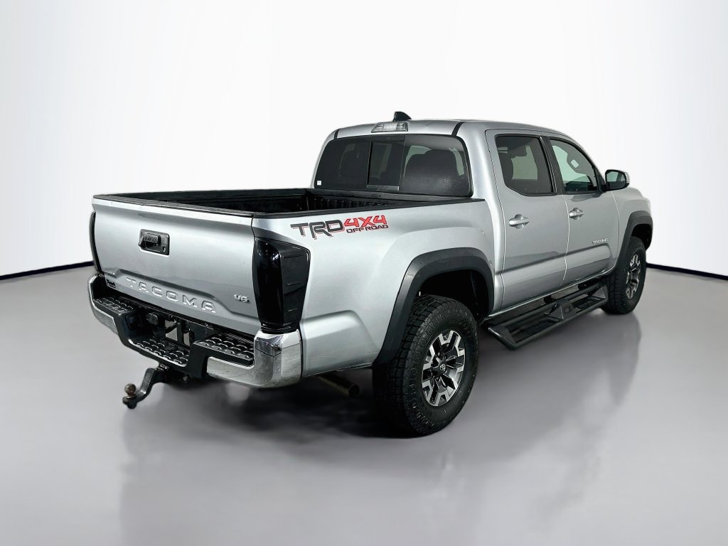 Used 2022 Toyota Tacoma TRD Off-Road AWD/4WD image 7
