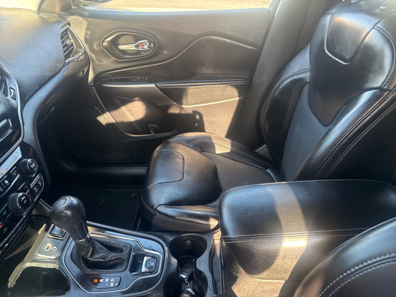 Used 2019 Jeep Cherokee Latitude Plus image 14