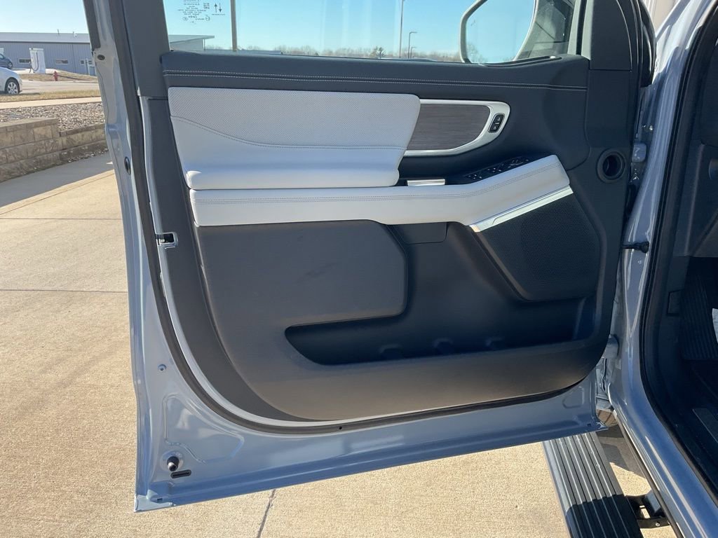 New 2026 Ford Expedition Platinum w/ Platinum Ultimate Package image 8