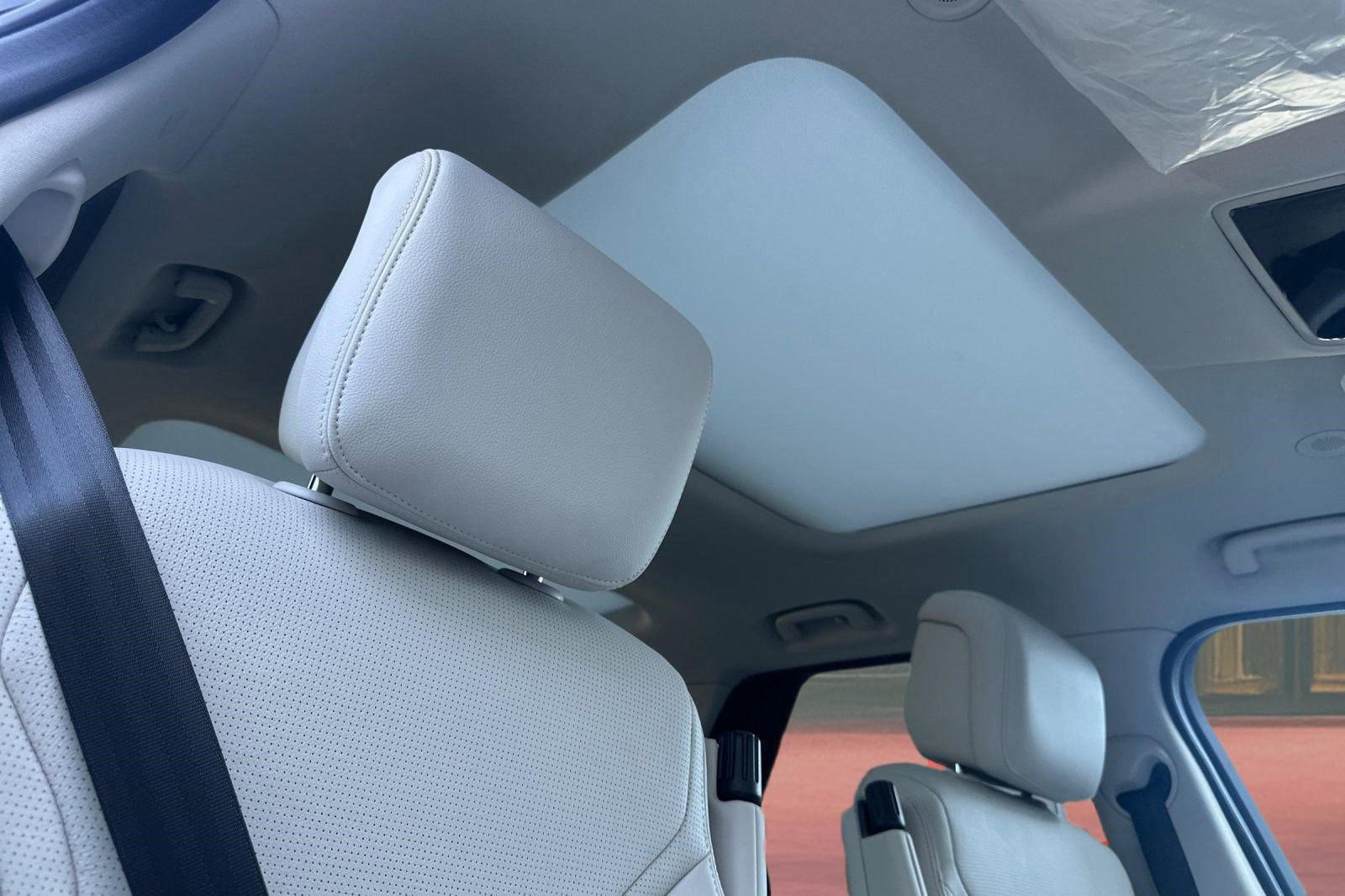 New 2026 Land Rover Discovery S AWD/4WD image 15