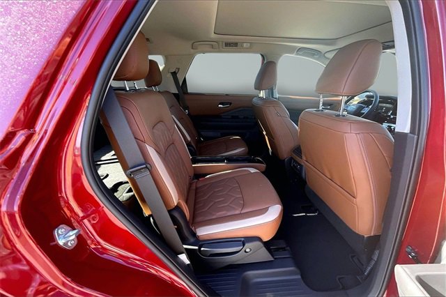 New 2026 Nissan Pathfinder Platinum image 10