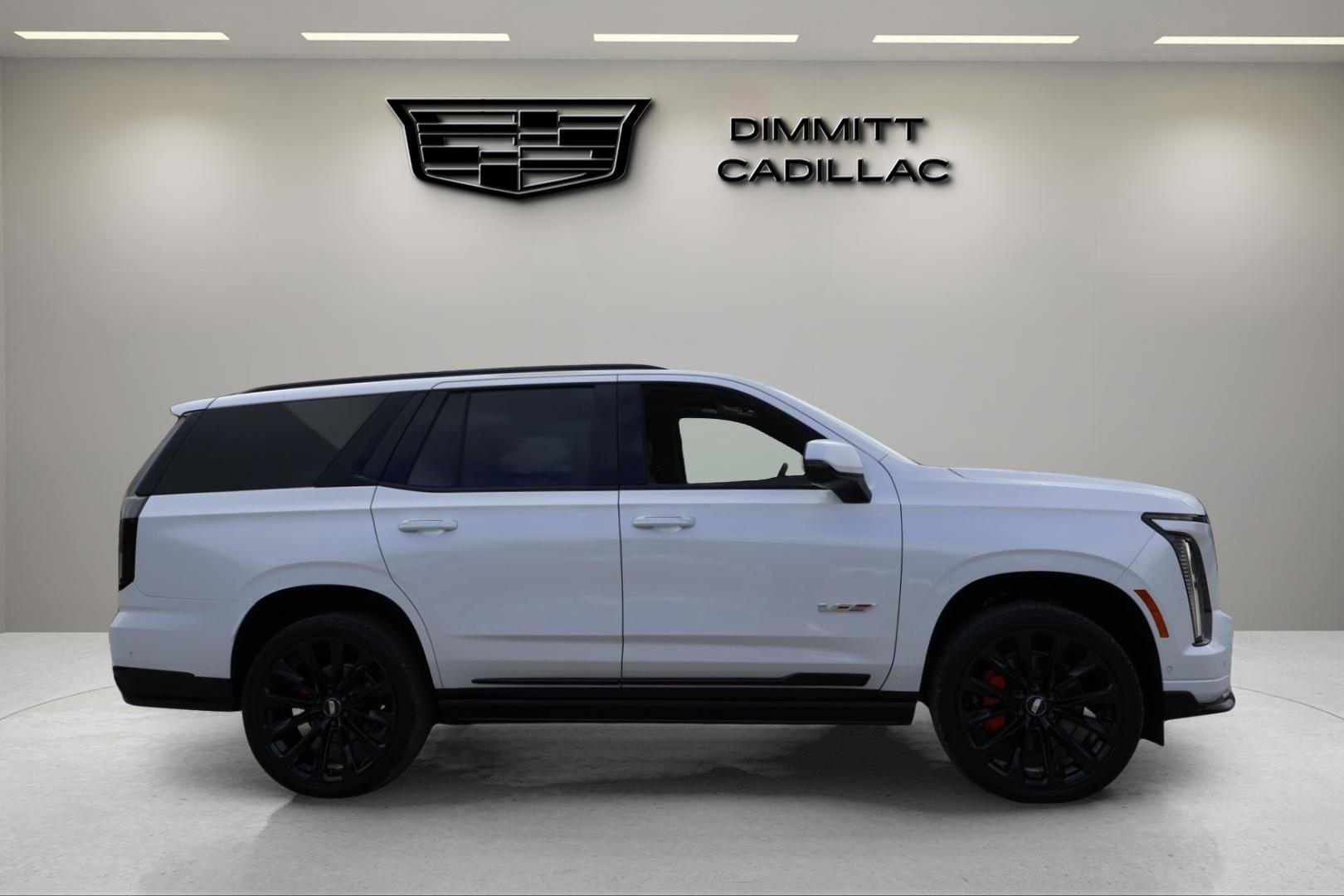 Used 2025 Cadillac Escalade V w/ LPO, ONYX Package image 6